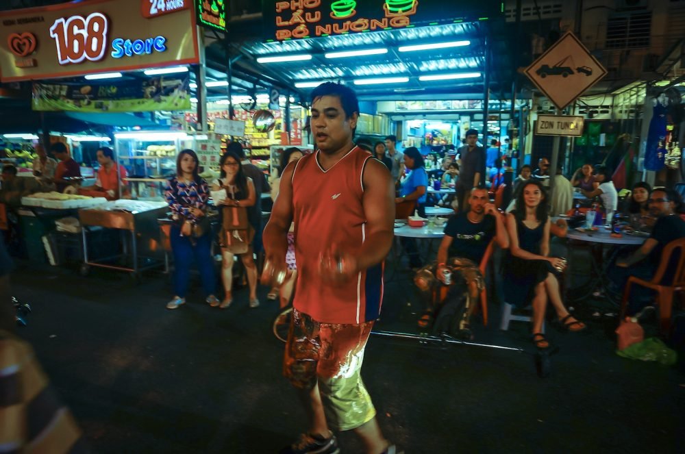 Street Perform Jalan Alor