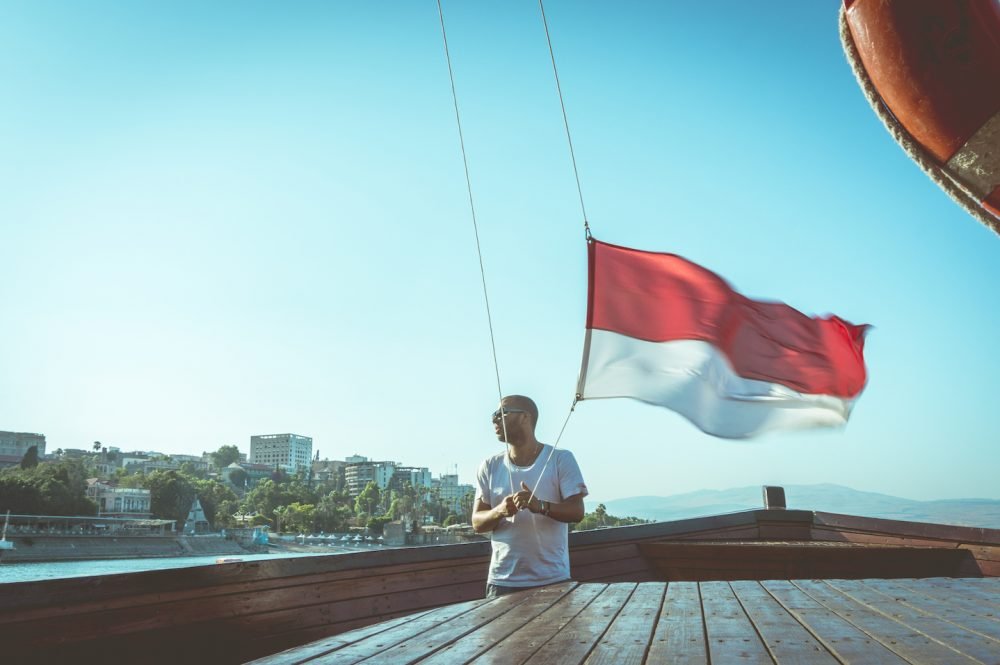 Raising Indonesian Flag before sailing