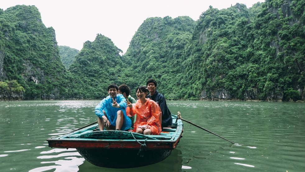 Tourist at Ha Long Bay