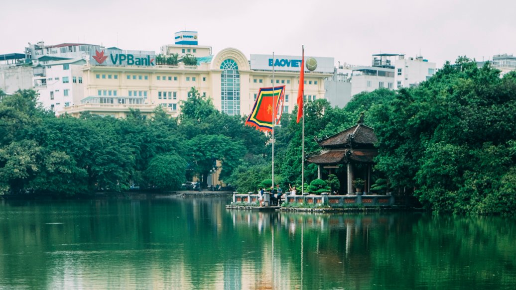 hoan-kiem-lake