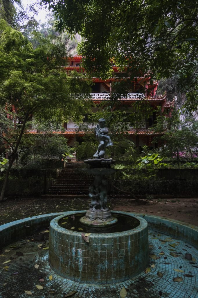 Sam Poh Tong Zen Garden
